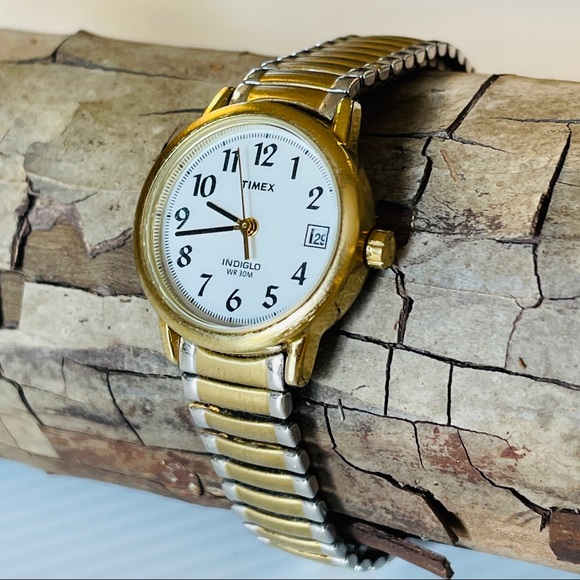 Timex Easy Reader 25mm Bracelet Watch - Picture 3 of 3